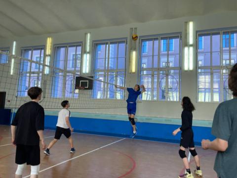 Матч по волейболу Матч по волейболу